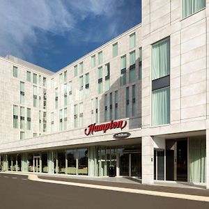 Hotel Hampton By Hilton London Stansted Airport à Stansted Mountfitchet Exterior photo