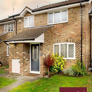 Farnborough - Modern 2 Bedroom House Blackwater  Exterior photo