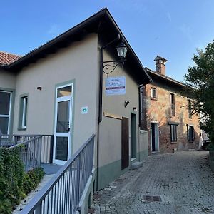 Hotel Locanda Della Rocca Di Camagna à Camagna Monferrato Exterior photo