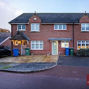 Jennett'S Park, Bracknell - 2 Bedroom Home - Garden & Parking Exterior photo