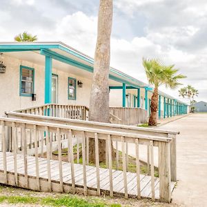 Hotel Captain'S Quarters à Port O'Connor Exterior photo