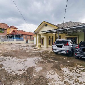 Hotel Reddoorz Syariah Near Rsud Dr Hm Rabain à Muaraenim Exterior photo