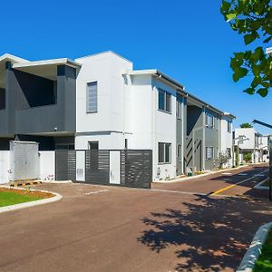 Appartement Relax N Recover Or Work: Hillside Getaway à Kelmscott Exterior photo