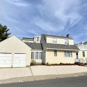 5 Bedrooms That Sleeps 14! Home Has Ocean Views! 50 Feet From Beach Ramp!!!! Brant Beach Exterior photo