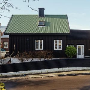 Villa Charming Retreat In The Heart Of Tórshavn Exterior photo