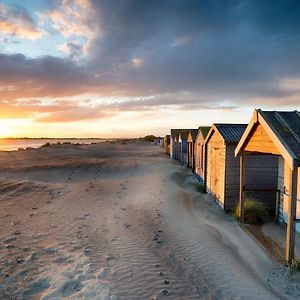 Villa 3Bd Family Beach Retreat In West Wittering Exterior photo