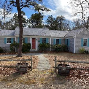 Stay On The Cape Vacation Rentals: Walk To Beach Hyannisport Three Bedroom Barnstable Exterior photo