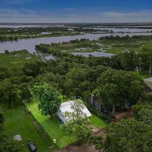 Old And Lost River Home On The River By Super Hosts Instant Book Barbers Hill Wifi Work Space Fishing Hunting Bird Watching Baytown Exterior photo