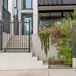 Stayau Modern 2Br Townhouse W/ Pool Oakleigh Exterior photo