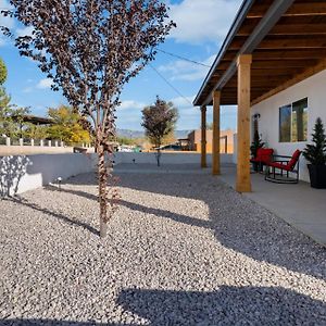 Valleyvibe: Modern Comfort In North Valley - An Irvie Home Albuquerque Exterior photo