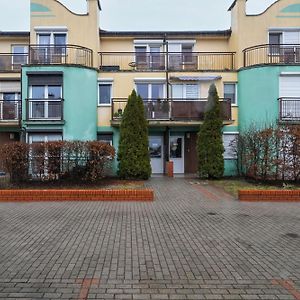 Appartement Dwupoziomowy Apartament Zmigrodzka Z Tarasem W Poznaniu By Renters Exterior photo