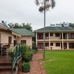 Bed and Breakfast 12 Fleetwood à Harare Exterior photo