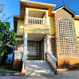 Bed and Breakfast Mmmm à Athi River Exterior photo