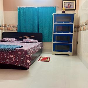 Peaceful Spacious Private 1Bhk Near Airport Close To Vip Or Jessore Rd Nager Bazaar Exterior photo