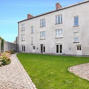 8 Bedroomed House Steeped In History Droíchead an Chláir Exterior photo