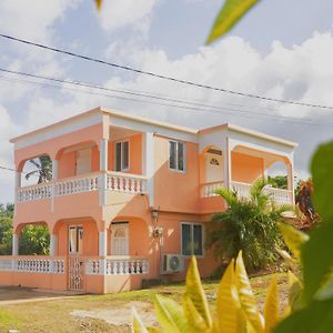 Hotel Happy Nest Dominica à Marigot Exterior photo