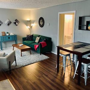 Appartement Cozy 2-Bdrm, Mid Floor, Backyard à Halifax Exterior photo