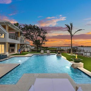 Villa Infinity Pool Paradise I Luxe Waterfront Living à Edgewater  Exterior photo