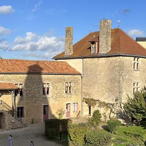 Bed and Breakfast Le Vieux Chateau à Airvault Exterior photo