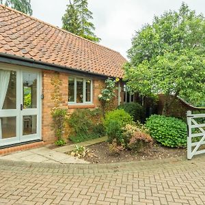 Villa The Old Cow Shed à Grimston Exterior photo