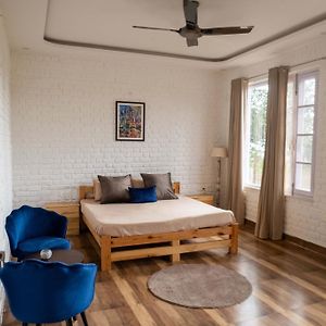 Appartement Hibiscus à Kota Bāgh Exterior photo