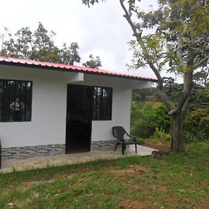 Villa Tranquilidad En El Campo à Falan Exterior photo