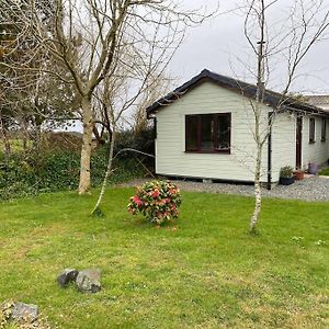 Idyllic Cornish Retreat At Puffin Lodge Helston Exterior photo