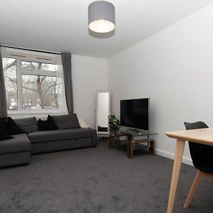 Appartement Modern 1 Bed Flat On The Outskirts Of Kingston à Teddington Exterior photo