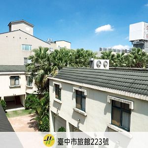 Motel 楓 采 汽車旅館 à Fengyuan Exterior photo