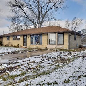 Villa Cozy Wisconsin Escape With Deck, Grill And Fire Pit! à Pleasant Prairie Exterior photo