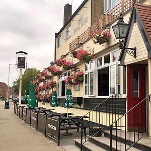 Hotel The Poacher à Stevenage Exterior photo