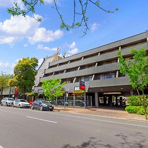 Comfort Hotel Adelaide Meridien North Adelaide Exterior photo