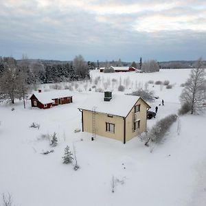 Bed and Breakfast Beekeepers House à Ruovesi Exterior photo