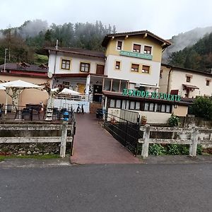 Habitaciones Restaurante Asador El Puente Galdames San Pedro de Galdames Exterior photo