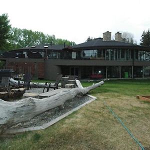 Bed and Breakfast Roundhouse Grotto à Calgary Exterior photo