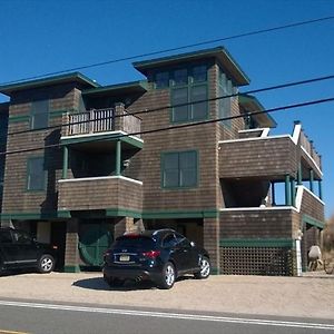 Appartement Views, Views, Views From This 2Nd Floor Ocean Front Duplex! à Brant Beach Exterior photo