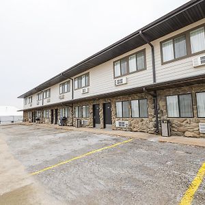 Harlan Inn And Suites By Oyo Harlan Exterior photo