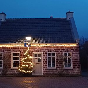 Villa Karakteristiek Huis In Centrum Winsum Met Nieuwe Badkamer Exterior photo