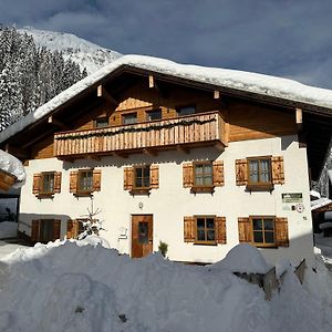 Bed and Breakfast Haus Walch à Elbigenalp Exterior photo