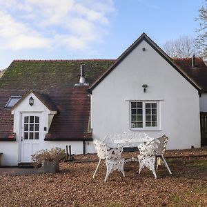 The Little White Cottage Chipping Norton Exterior photo
