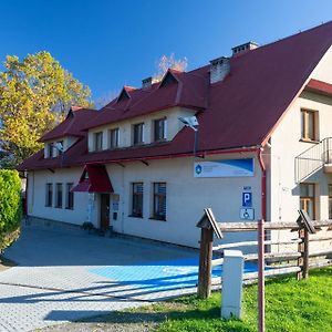 Auberge de jeunesse Szkolne Schronisko Mlodziezowe W Rozdzielu à Zegocina Exterior photo