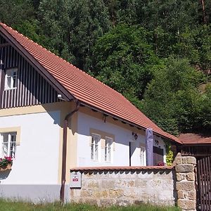 Villa Lesni Chalupa Hlucov à Kokorin Exterior photo