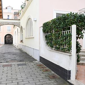 Appartement Favolosa Residenza Con Jacuzzi à Santa Maria Capua Vetere Exterior photo