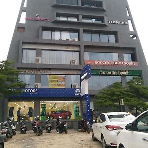 Hotel Midnight Ahmedabad Exterior photo