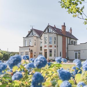 Hotel Mere Brook House à Wirral Exterior photo