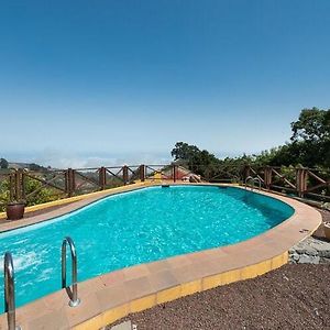 Lavish Holiday Home In Moya With Whirlpool Exterior photo