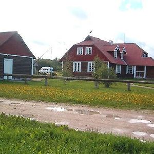 Hotel Kaebi Kuelalistemaja à Haapsalu Exterior photo