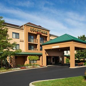 Hotel Courtyard Toledo Maumee/Arrowhead Exterior photo