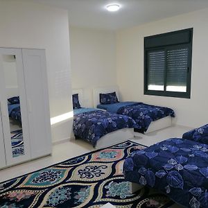 Appartement For Women Only - للنساء فقط à Umm al-Amad Exterior photo