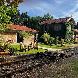 Bed and Breakfast Echappee Enchantee Dans Une Ancienne Gare Au Bord De La Foret D'Orleans - Fr-1-590-268 à Combreux Exterior photo